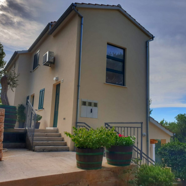 Apartments Silvana, APARTMENTS SILVANA Sveta Nedjelja, Otok Hvar
